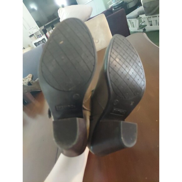 Bongo Bootie Ankle Boots Women Size 8.5 Brown Faux Suede 3 Inch Heels Side Zip - Picture 6 of 8